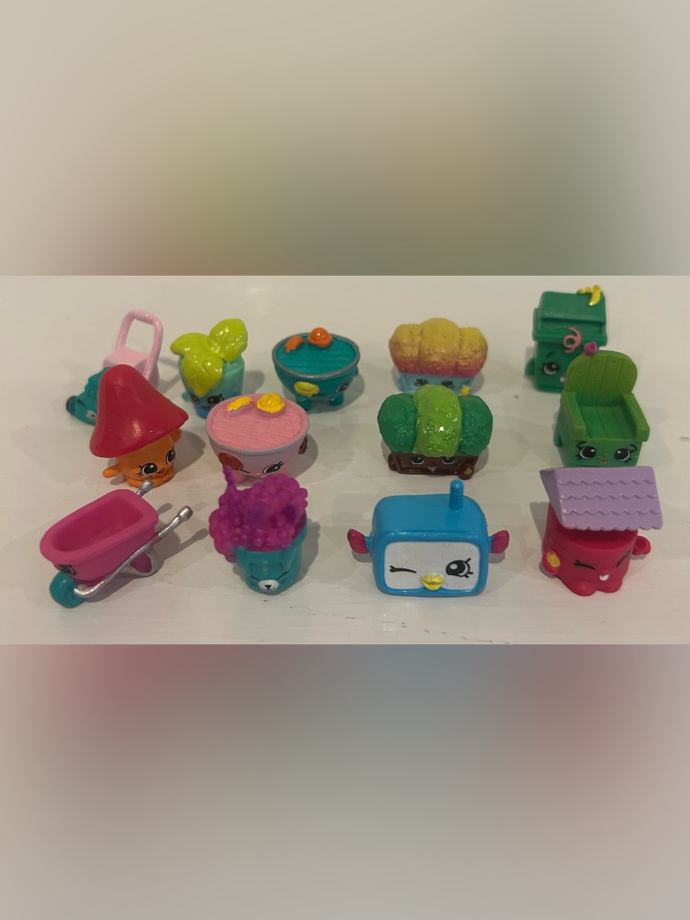 Shopkins Mini Figurine Lot - Outdoor Themed Lot